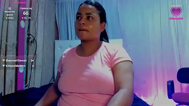 Snapshot of Zaphyra18 chatting on October 10, 3:27 am Zaphyra18 online show from October 10, 3:27 am