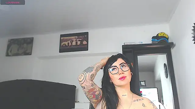 Vicky hotmilf online show from May 1, 8:08 am