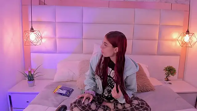 Snapshot of Gaby_louse chatting on December 4, 7:33 pm Gaby louse online show from December 4, 7:33 pm