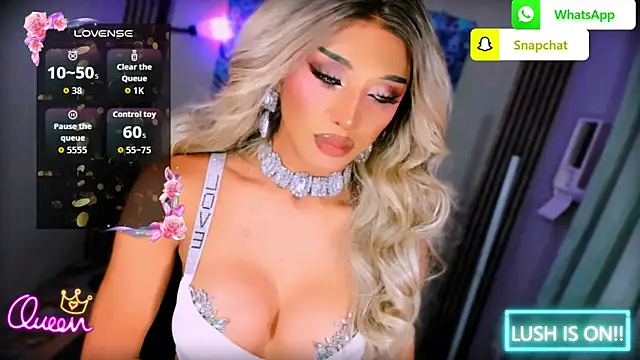 Snapshot of xUrGoddess_Bellax chatting on June 4, 1:11 am xUrGoddess Bellax online show from June 4, 1:11 am