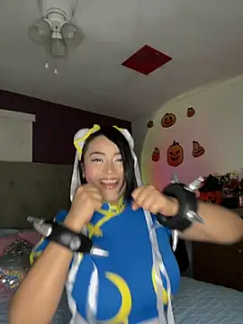 Snapshot of MyHoneyFrida chatting on October 31, 4:02 am MyHoneyFrida online show from October 31, 4:02 am