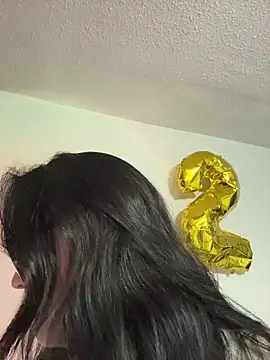 Snapshot of MyHoneyFrida chatting on November 27, 4:03 am MyHoneyFrida online show from November 27, 4:03 am