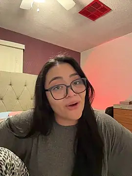 Snapshot of MyHoneyFrida chatting on January 12, 5:34 am MyHoneyFrida online show from January 12, 5:34 am