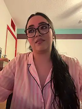 Snapshot of MyHoneyFrida chatting on February 19, 3:46 am MyHoneyFrida online show from February 19, 3:46 am