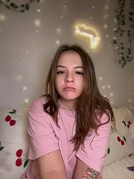 Snapshot of -Meowy- chatting on June 17, 7:48 pm -Meowy- online show from June 17, 7:48 pm