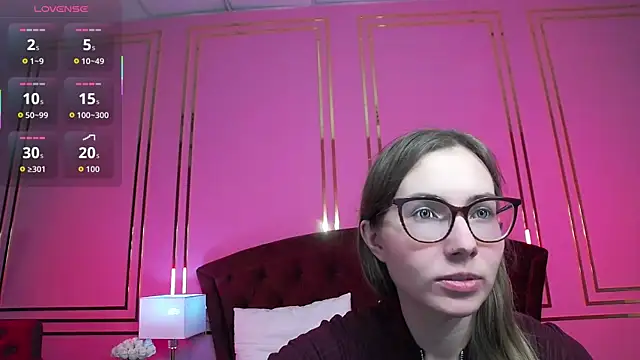 Snapshot of JessieJuss chatting on April 3, 5:33 pm JessieJuss online show from April 3, 5:33 pm