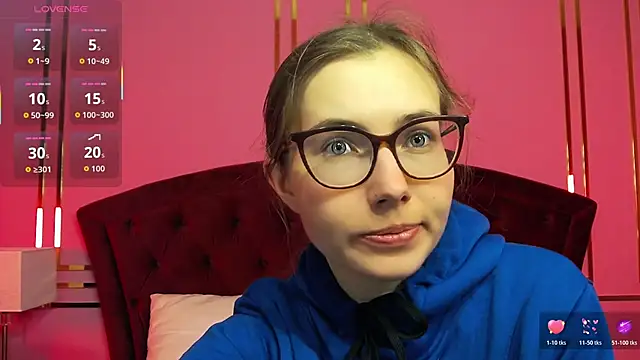 Snapshot of JessieJuss chatting on April 4, 4:59 pm JessieJuss online show from April 4, 4:59 pm