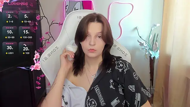 Snapshot of AudreyyKim chatting on June 12, 8:24 am AudreyyKim online show from June 12, 8:24 am