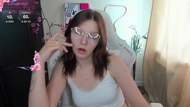 Snapshot of AudreyyKim chatting on July 16, 8:20 am AudreyyKim online show from July 16, 8:20 am