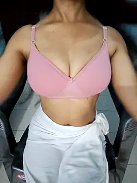 Snapshot of queen_visakha chatting on September 11, 5:07 am queen visakha online show from September 11, 5:07 am