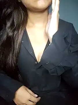 Snapshot of queen_visakha chatting on September 18, 5:42 am queen visakha online show from September 18, 5:42 am