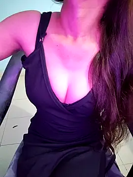 Snapshot of queen_visakha chatting on October 31, 6:58 am queen visakha online show from October 31, 6:58 am