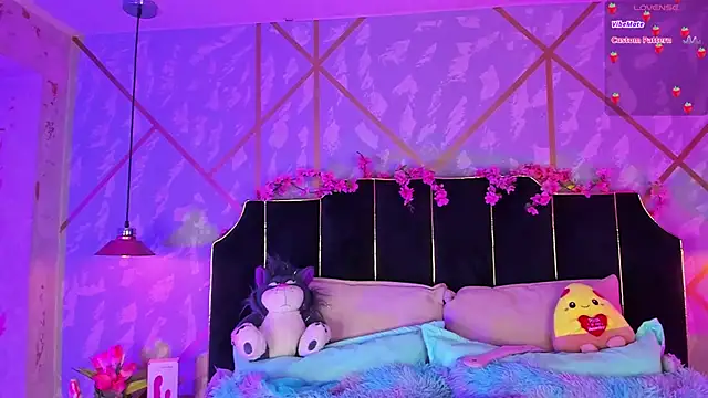 LindaWz  online show from February 26, 4:33 am