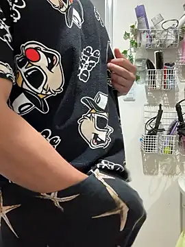 Snapshot of sukebegorilla chatting on November 13, 10:19 pm sukebegorilla online show from November 13, 10:19 pm