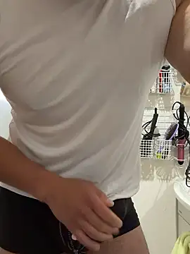 Snapshot of sukebegorilla chatting on November 15, 1:03 am sukebegorilla online show from November 15, 1:03 am