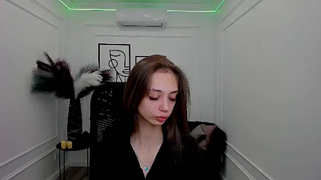 Snapshot of EmilyGraydis chatting on December 2, 4:29 am EmilyGraydis online show from December 2, 4:29 am