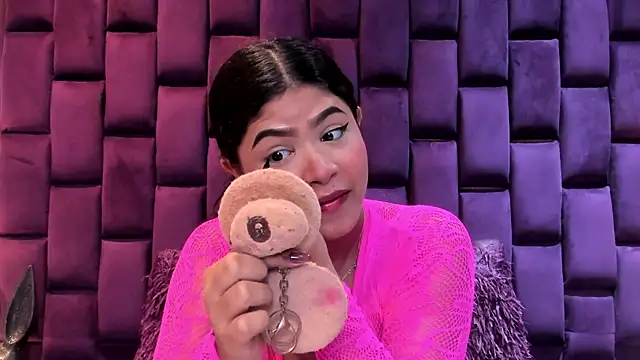 Snapshot of MilaRiva chatting on June 7, 11:25 am MilaRiva online show from June 7, 11:25 am