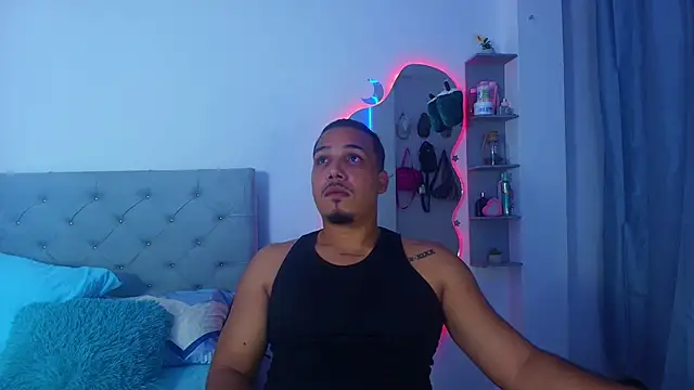 Snapshot of taylor_collins_ chatting on October 2, 4:52 am taylor collins online show from October 2, 4:52 am