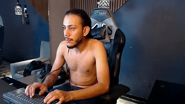 Boss Domiinator online show from September 12, 4:01 am