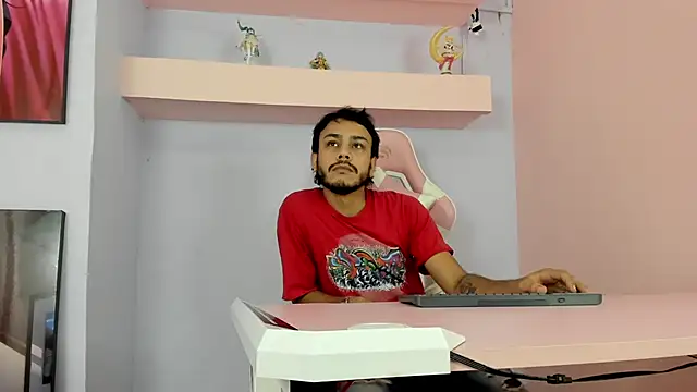Snapshot of Boss_Domiinator chatting on May 3, 11:27 am Boss Domiinator online show from May 3, 11:27 am