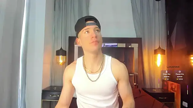 HunterHeat  online show from December 14, 6:01 pm