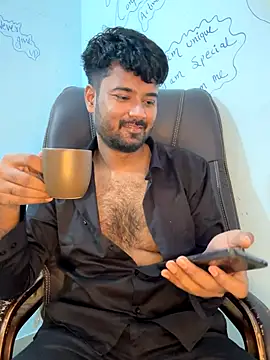 Snapshot of MeekBatgirl chatting on October 5, 7:28 am MeekBatgirl online show from October 5, 7:28 am