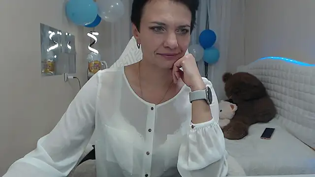 AvaSaturnian online show from September 28, 12:10 pm