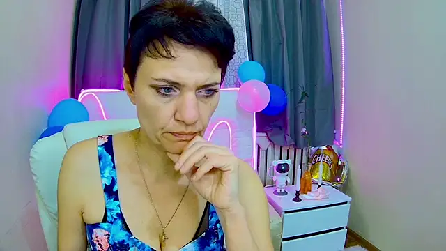 AvaSaturnian online show from October 4, 6:22 am