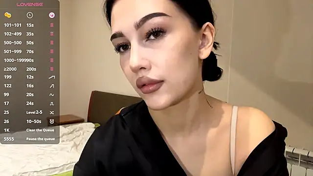 AuraJefcoat online show from May 1, 12:43 pm