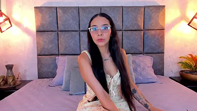 Snapshot of Roseaurora chatting on May 10, 12:10 pm Roseaurora online show from May 10, 12:10 pm