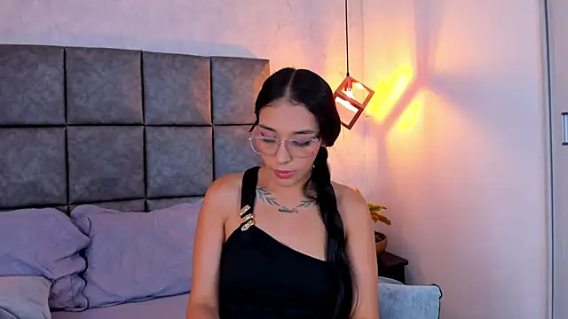 Snapshot of Roseaurora chatting on May 11, 4:04 pm Roseaurora online show from May 11, 4:04 pm