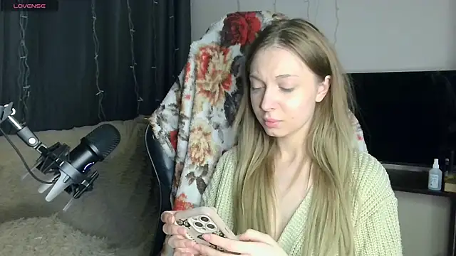 BabbbyFoxxx online show from April 5, 10:29 pm