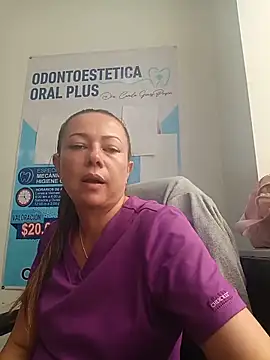 Snapshot of Madisson-04_ chatting on May 21, 2:57 pm Madisson-04 online show from May 21, 2:57 pm