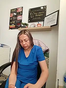 Snapshot of Madisson-04_ chatting on June 3, 3:17 pm Madisson-04 online show from June 3, 3:17 pm