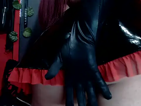 Snapshot of Evadiryxxx chatting on April 21, 1:42 am Evadiryxxx online show from April 21, 1:42 am