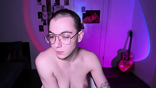 Snapshot of tyler_bergg chatting on October 23, 9:13 pm tyler bergg online show from October 23, 9:13 pm