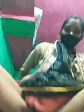 Snapshot of So_pinki chatting on February 3, 8:52 am So pinki online show from February 3, 8:52 am