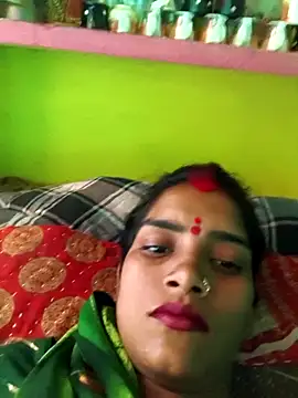 Snapshot of So_pinki chatting on April 13, 10:43 am So pinki online show from April 13, 10:43 am