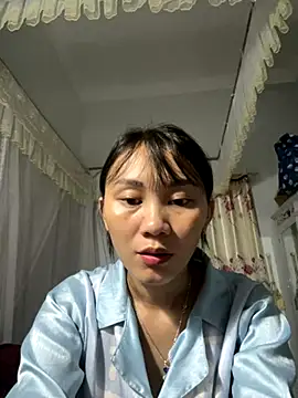 Snapshot of Almond-cute chatting on September 9, 6:18 pm Almond-cute online show from September 9, 6:18 pm