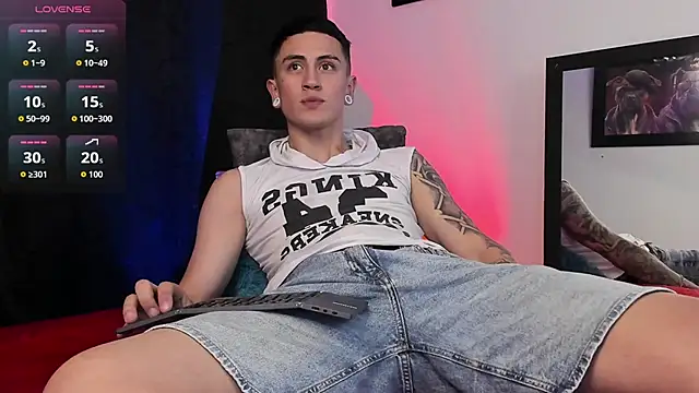 Sebas maverick online show from May 6, 11:54 pm