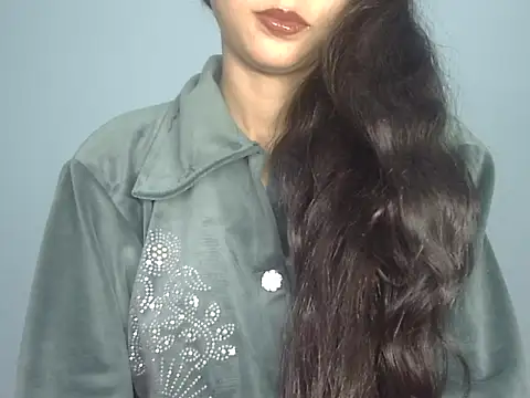 Saniya9B online show from December 3, 5:11 pm