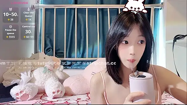 Snapshot of TuTu0066 chatting on May 14, 1:12 am TuTu0066 online show from May 14, 1:12 am