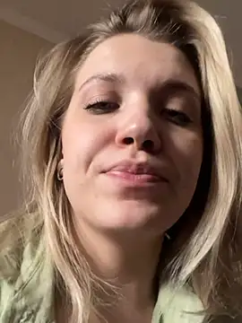 Snapshot of AlisaMyers chatting on June 6, 1:27 pm AlisaMyers online show from June 6, 1:27 pm