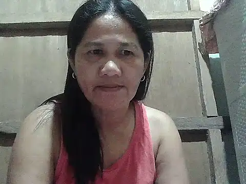Snapshot of hotmama_063 chatting on May 13, 9:33 pm hotmama 063 online show from May 13, 9:33 pm