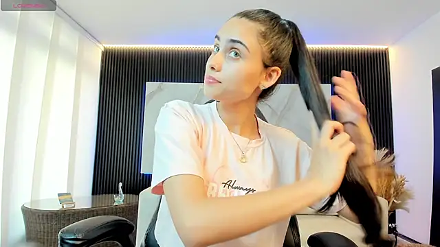 sofiapalacioss online show from February 16, 7:43 pm