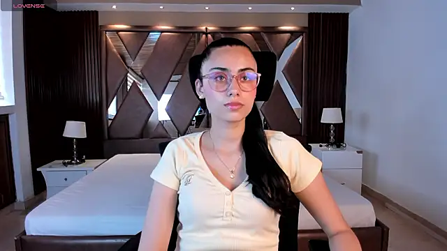 sofiapalacioss online show from March 9, 7:07 pm