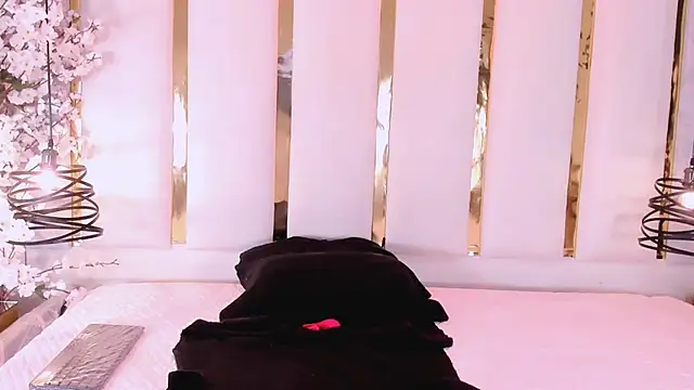 Snapshot of Nickidoll1 chatting on November 12, 4:57 am Nickidoll1 online show from November 12, 4:57 am