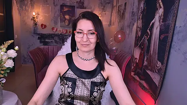 Snapshot of UnaTerra chatting on February 13, 8:27 pm UnaTerra online show from February 13, 8:27 pm