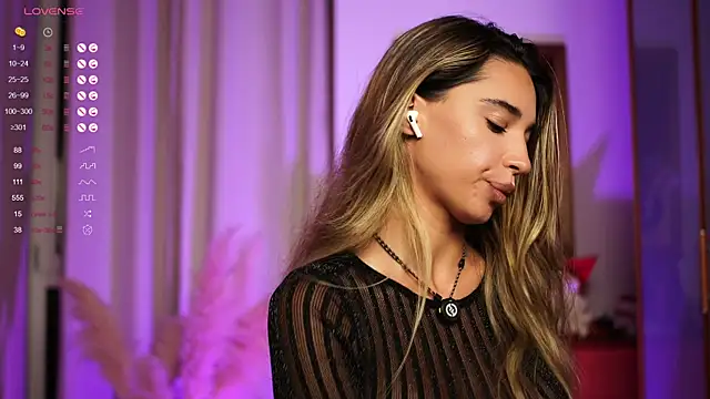 ItalianGirl online show from September 17, 6:53 pm