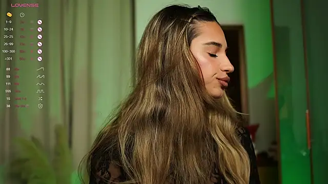 ItalianGirl online show from September 25, 7:50 pm